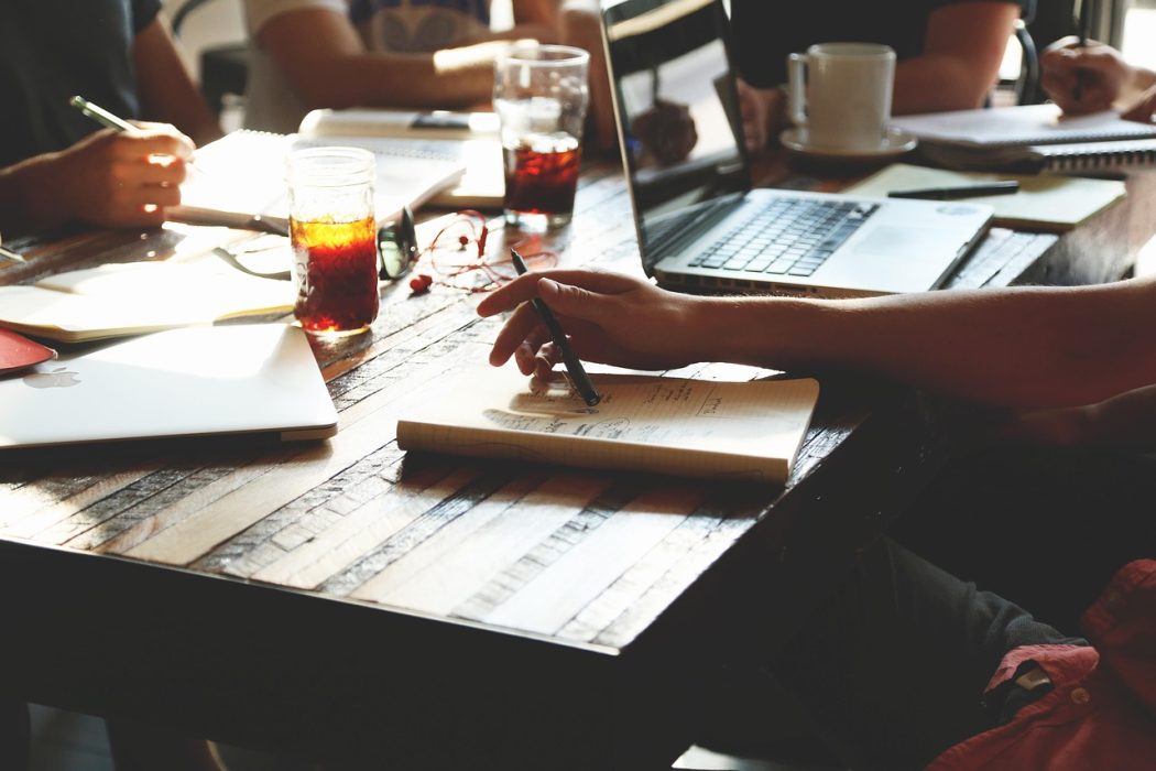 herstel, capaciteit, sociale veiligheid 1 op 1 coaching leiderschap stoer power Corruptie gedrag bewijsdrang midlife crisis man	 persoonlijke ontwikkeling  rust in je hoofd burn-out voorkomen werk privé balans		 coach voor ondernemers		 succes zonder stress mannen retreat	 gedragsverandering leiderschapscoach  persoonlijke ontwikkeling coach voor ondernemers team sessie samen kantoor
